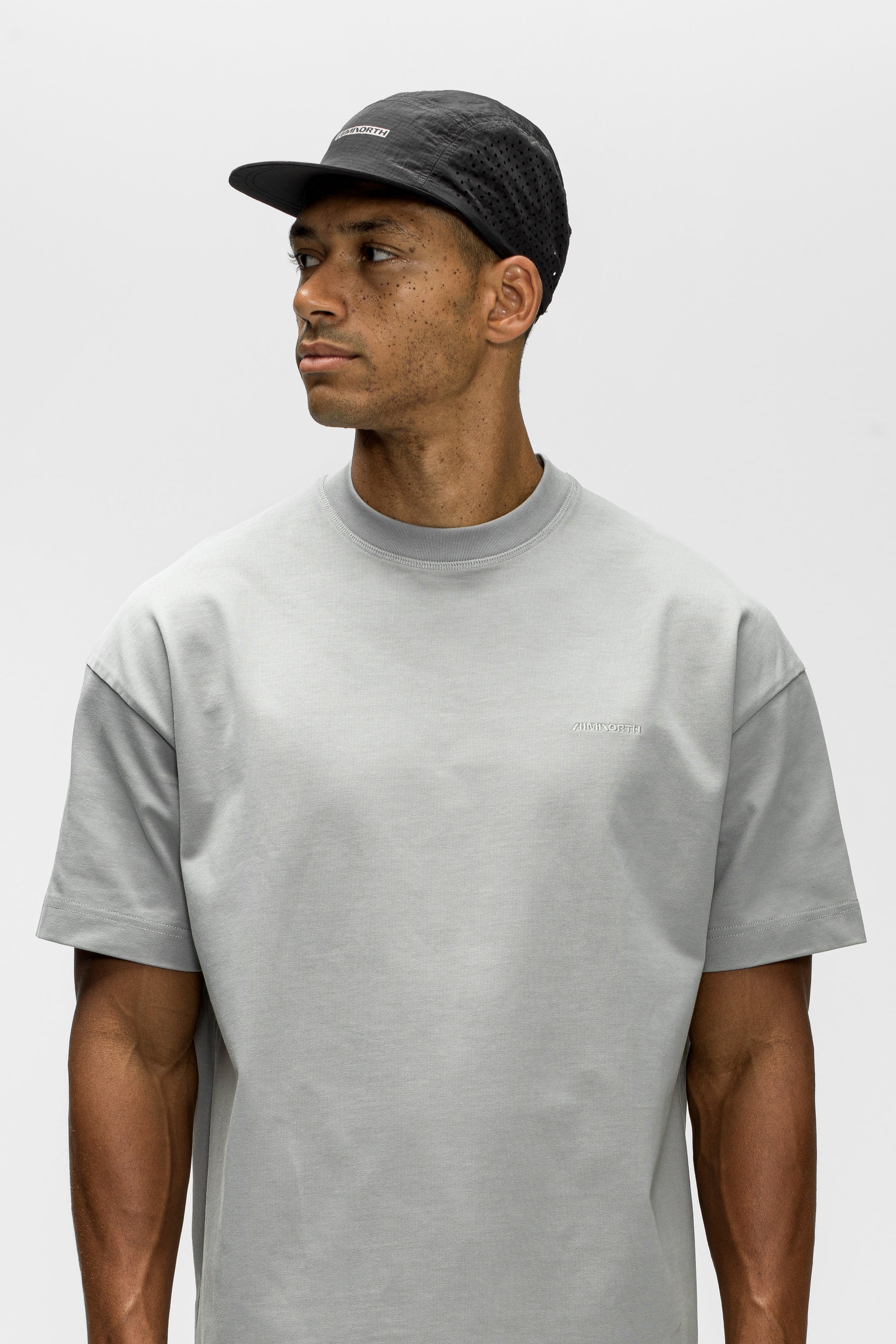 HEAVYWEIGHT LOGO TEE